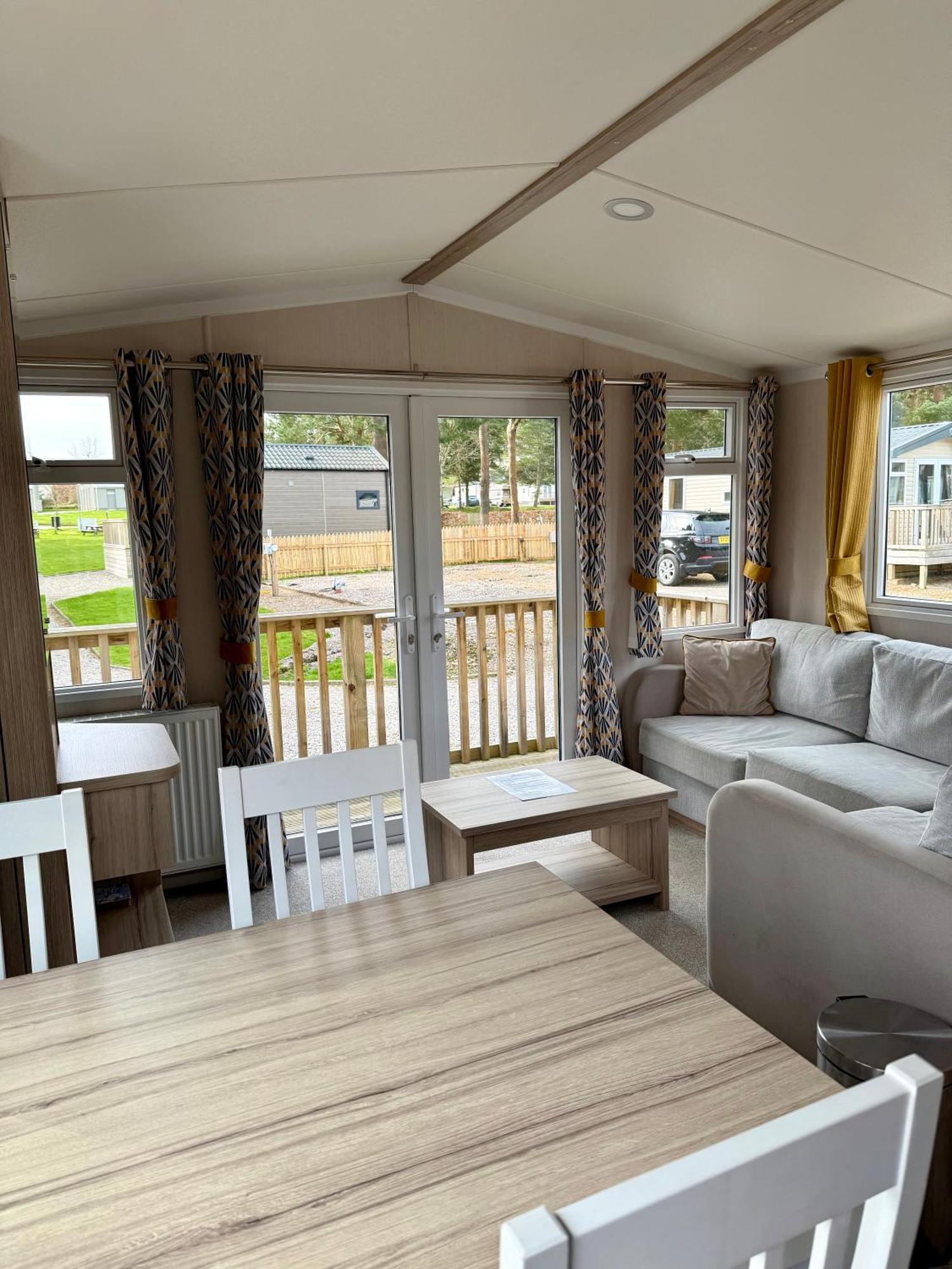 The Trout Van - Beautiful, Luxury Static Caravan Aberlour Exteriör bild
