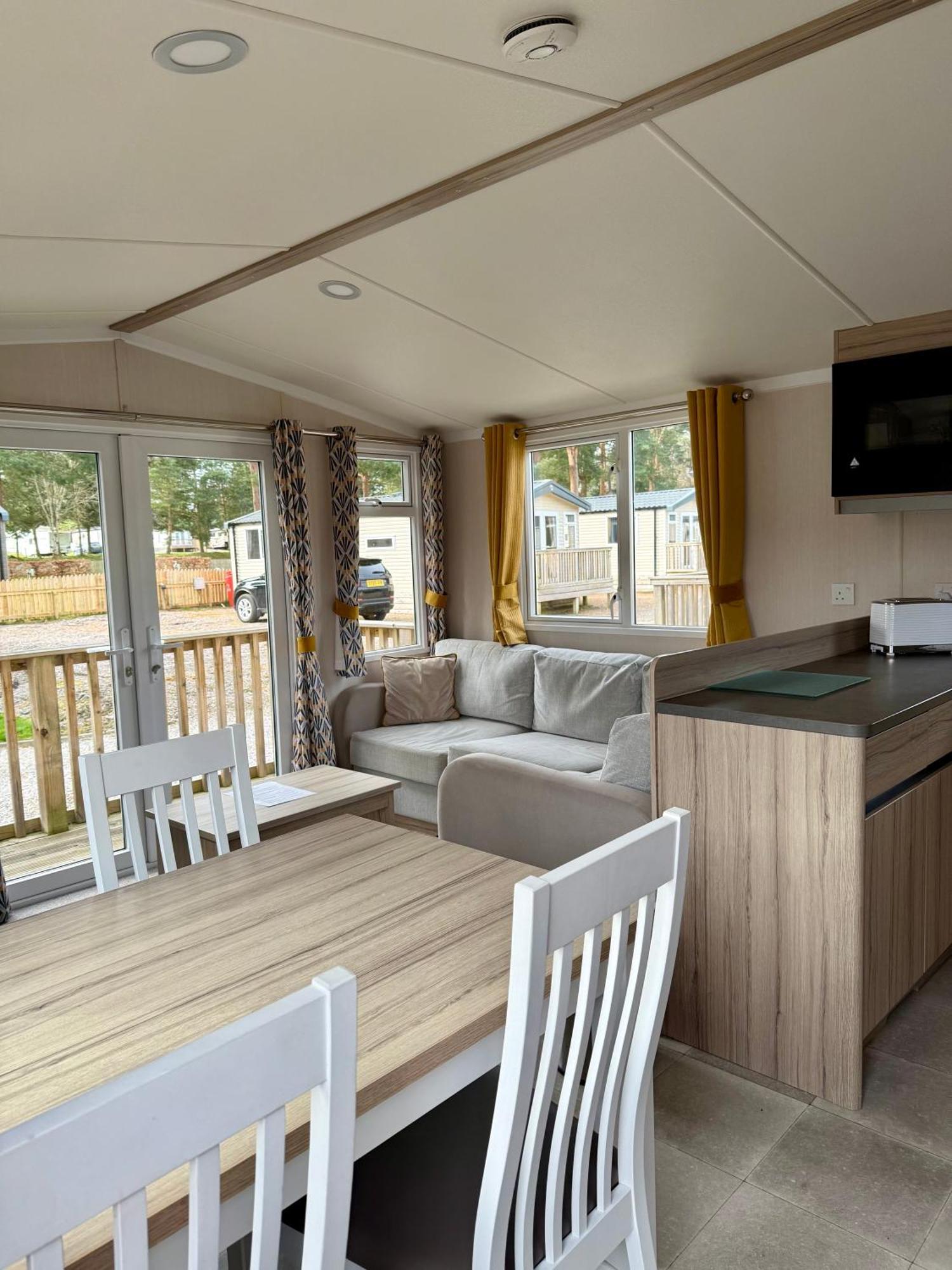 The Trout Van - Beautiful, Luxury Static Caravan Aberlour Exteriör bild